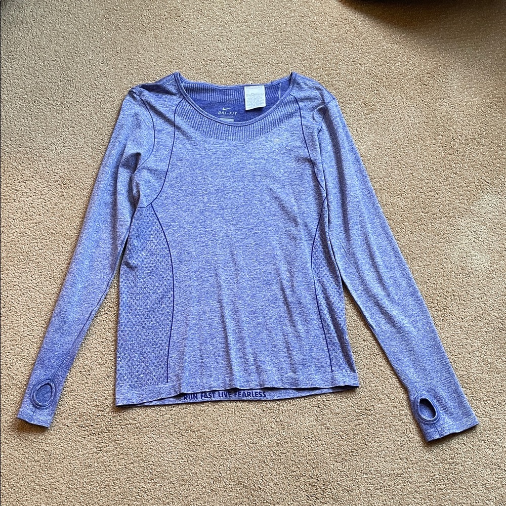 Women's Nike Dri Fit Long Sleeve Top with thumb holes
Women’s Large